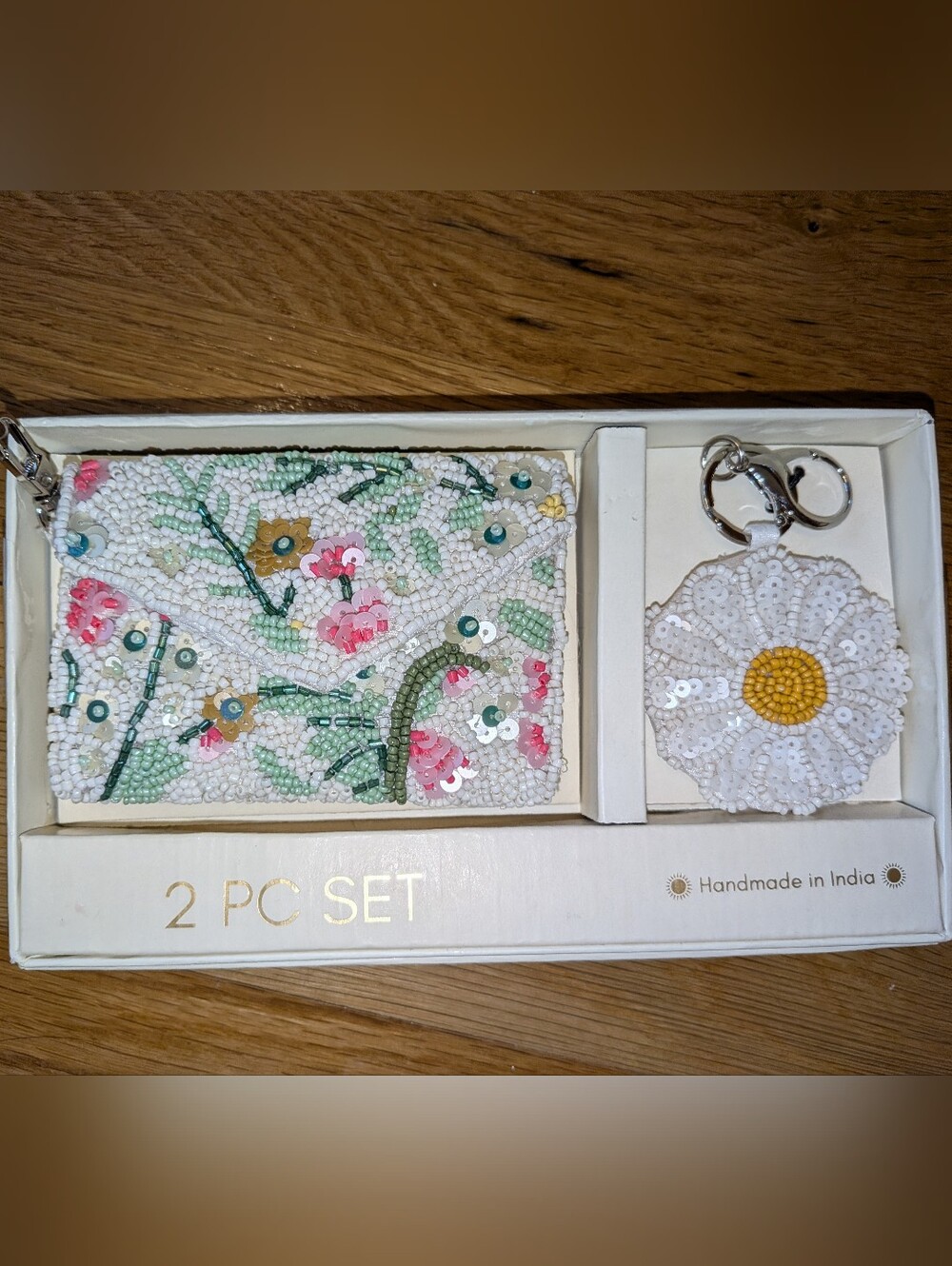 Viral Handcrafted In India Sol & Mer Card Holder & Daisy Keychain Set -NWT